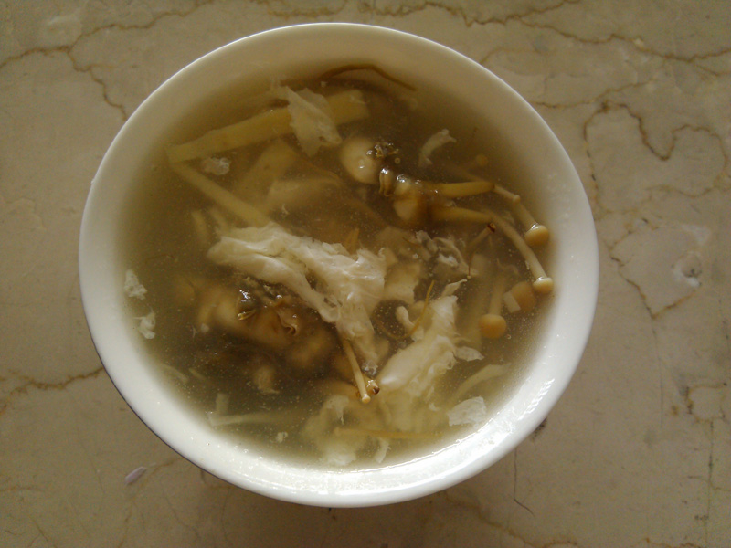 酸笋金针菇海蛏羹的做法